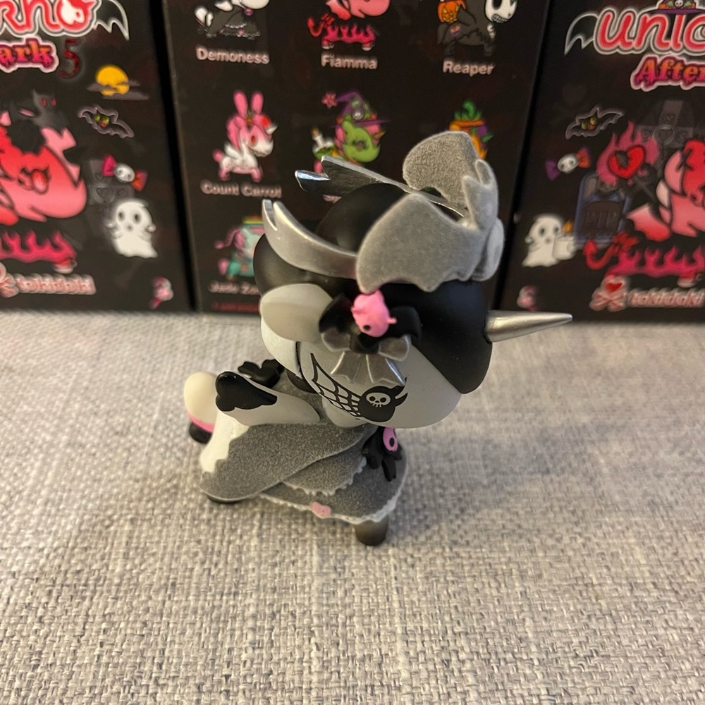 tokidoki Unicorno After Dark Series 5 Blind Box Figure - Demoness - Picture 3 of 5